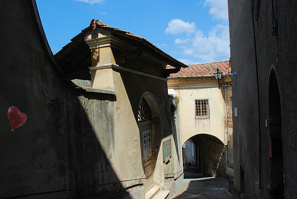 The Play of Light and Shadow in Scrofiano