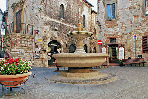 Let's Meet by the Fountain