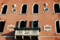 Balcony Heads
